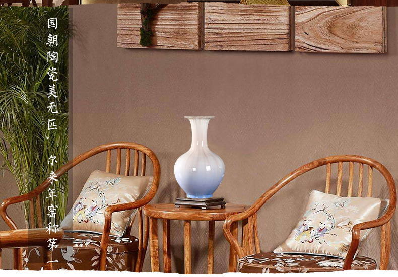 Jingdezhen ceramic household modern pure and fresh and contracted sitting room adornment dry flower flower bottle mesa of office furnishing articles