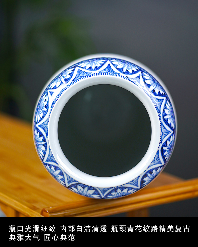 Jingdezhen blue and white porcelain masters hand - made guest - the greeting pine landscape painting flower vase mesa furnishing articles rich ancient frame ornaments