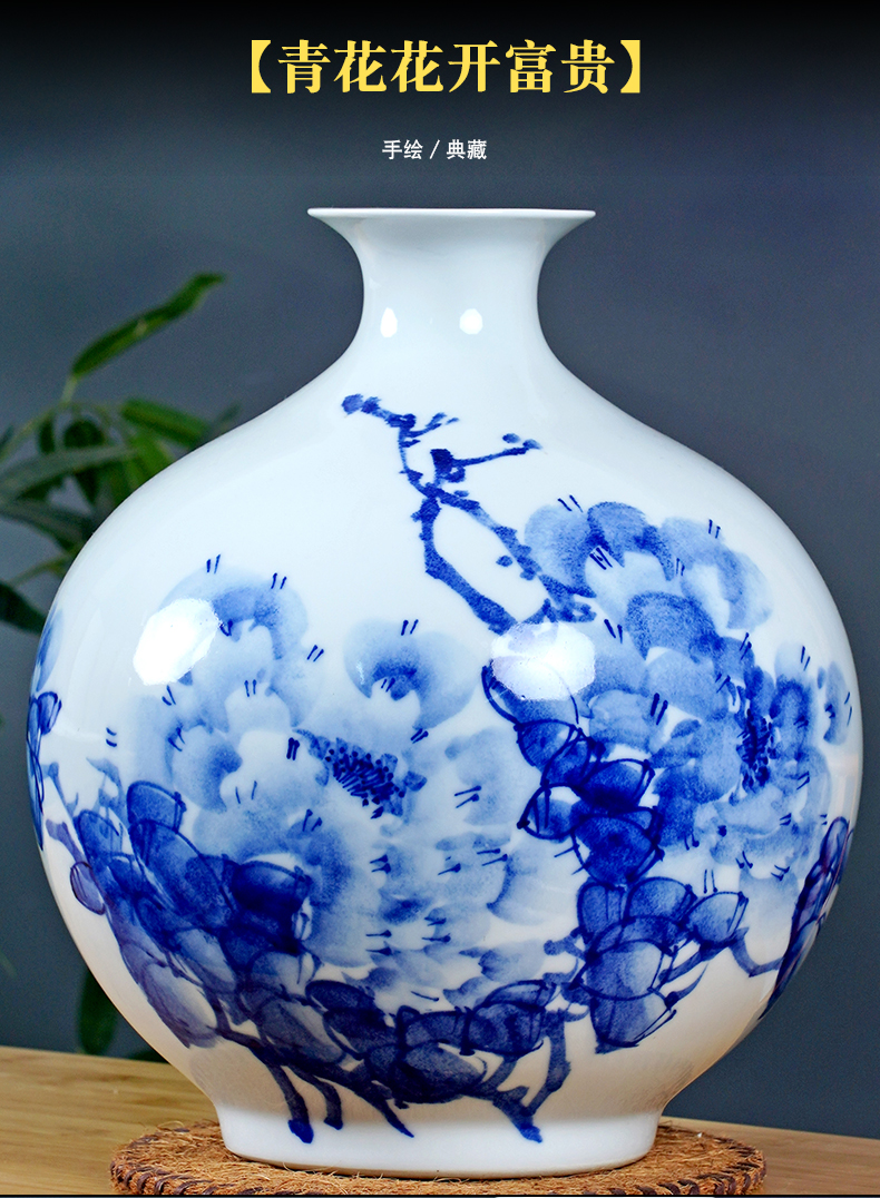 Jingdezhen ceramic hand - made blooming flowers vase mesa place to live in the living room a study ancient frame ornaments