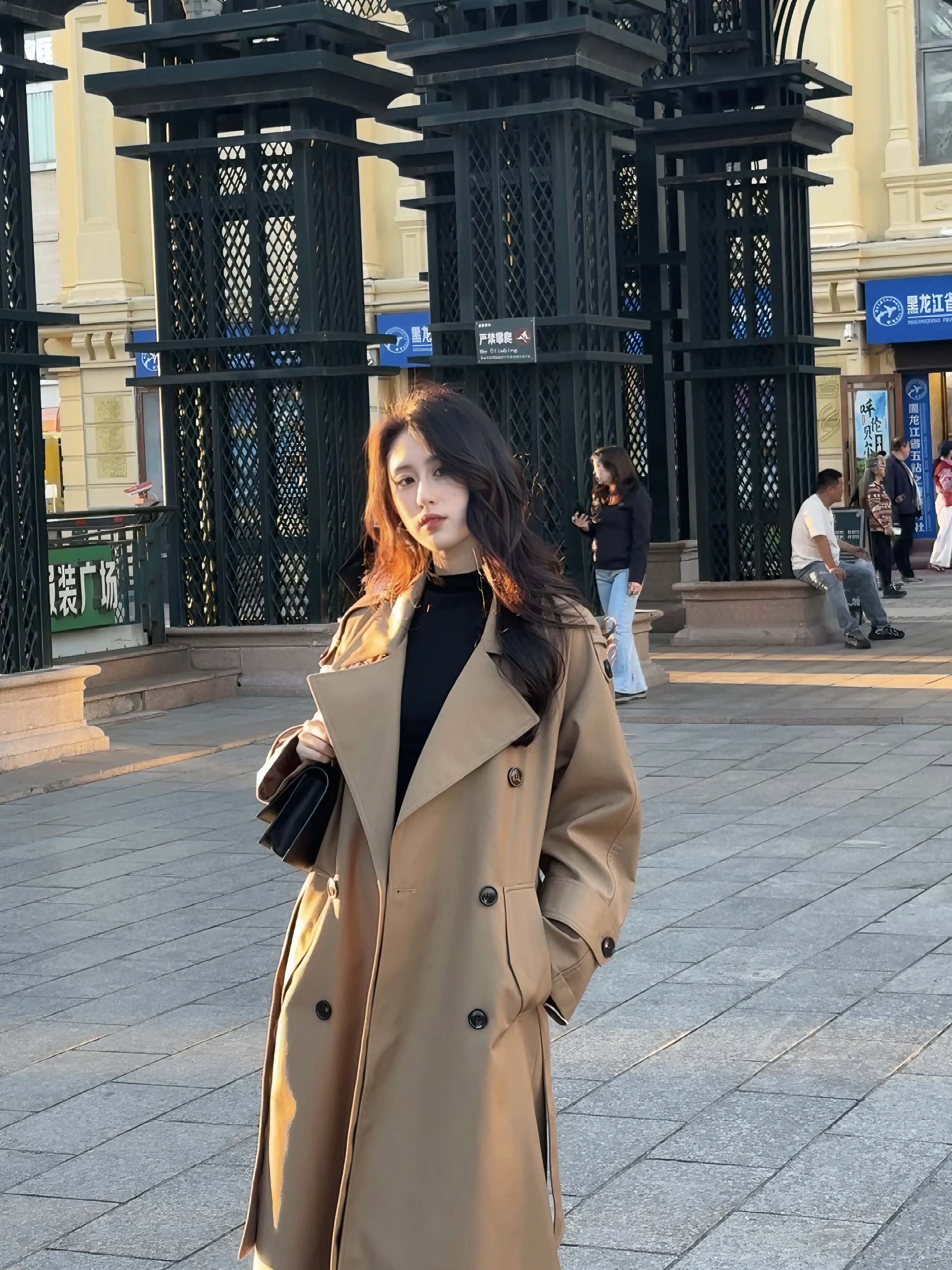 解锁法式优雅密码——周淼ZHOUMIAO"巴黎旧梦"风衣穿搭图鉴