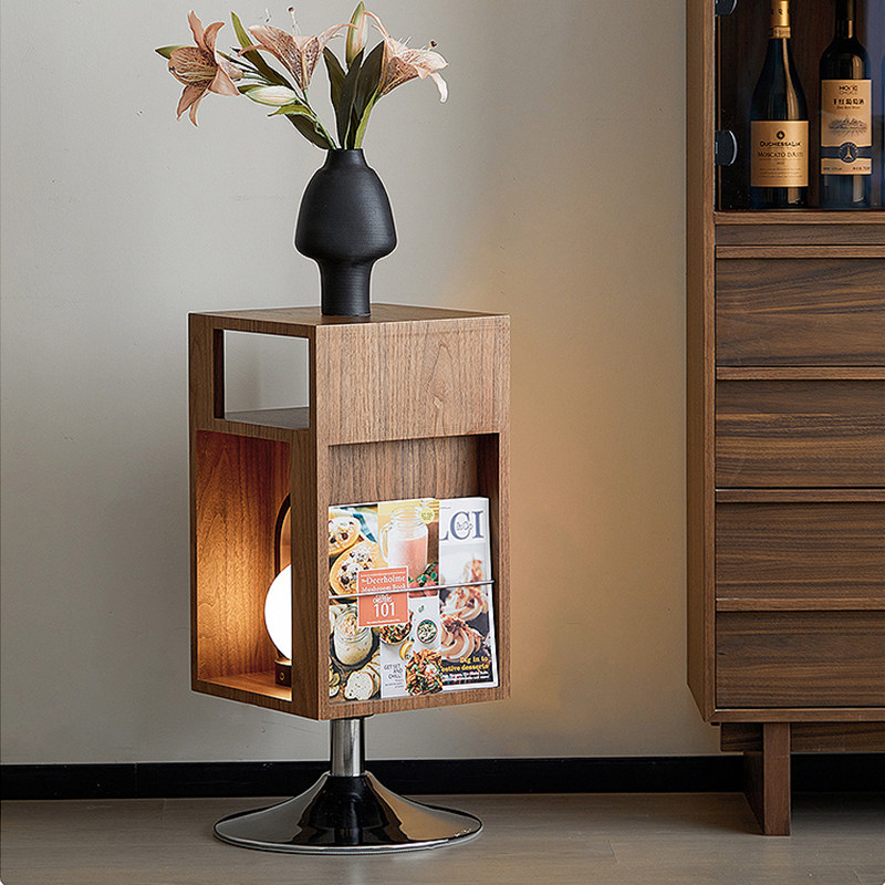 轻奢客厅选边几，如何搭配现代沙发和几何设计？