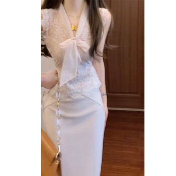 Sensual Outfit for Women: V-Neck Lace Tank Top and High-Waisted Slim-Fit Bodycon Long Skirt