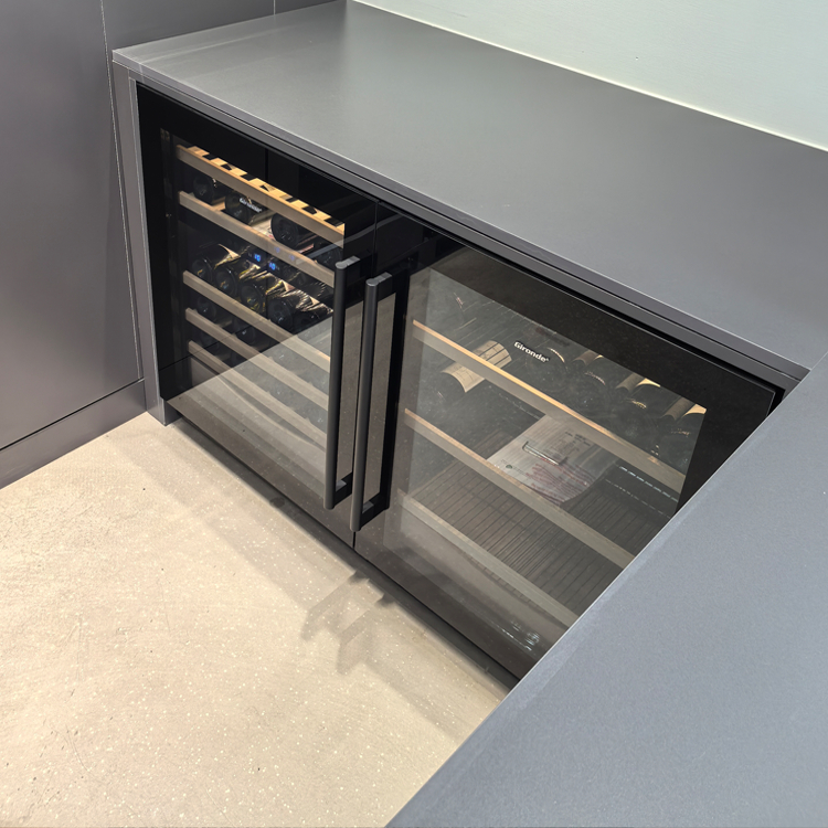 ジロンド/グルンドカウンター下ビルトインシガーキャビネットワインキャビネット定温ワインキャビネットティーアイスバーリビングルーム周波数変換