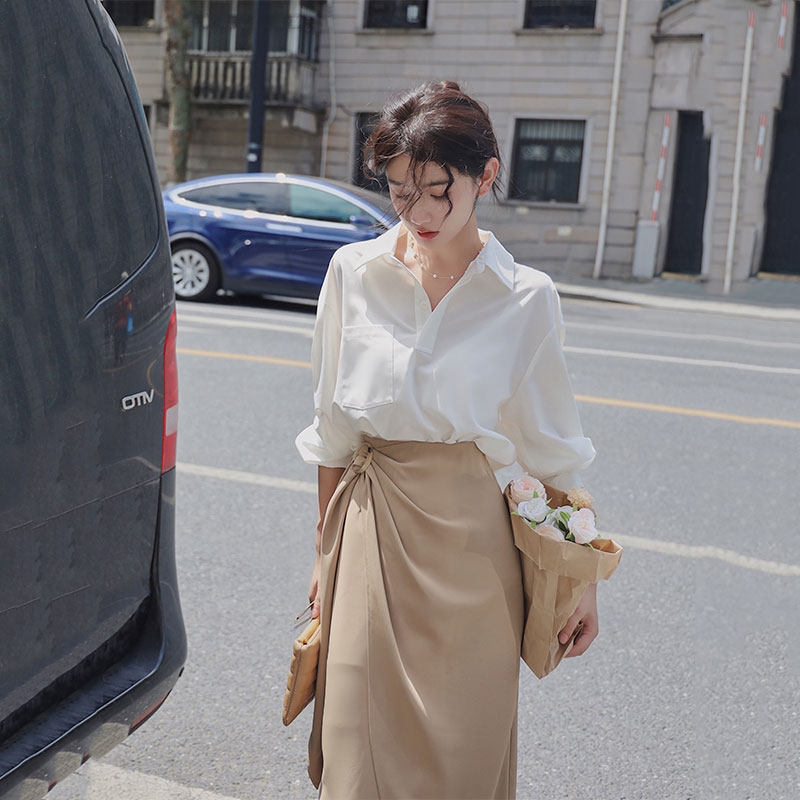 Small - minded French salt design induction irregular suit dress 2022 early autumn art standard age reduction suit