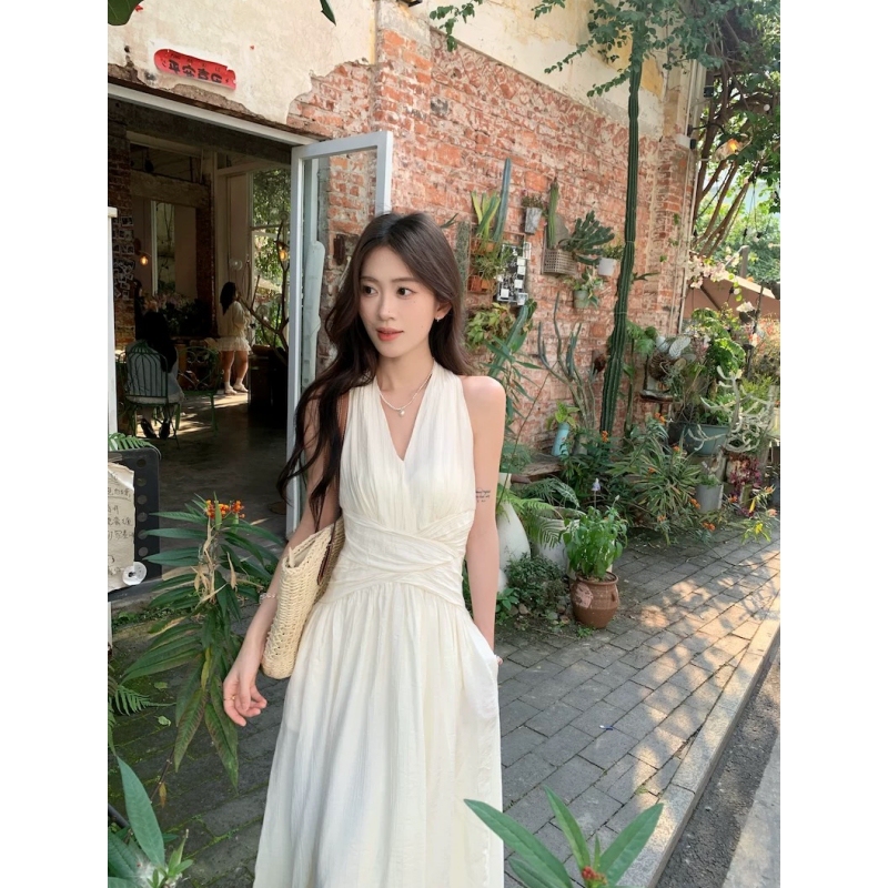 French-Style Halter Neck V-Neck Sleeveless Dress for Women, Summer 2026 New Style, Elegant Waist-Cinching Slimming Hourglass Waist Long Dress