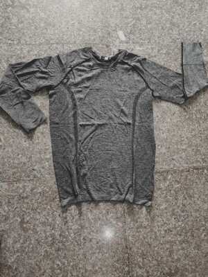 Special offer! Spring and Autumn Men's seamless sports and fitness quick-drying long-sleeved, round-neck, elastic, breathable and sweat-wicking base layer