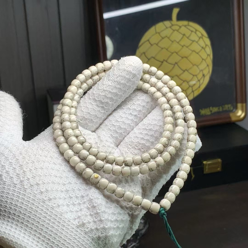 Mythology since 2015 Hainan Star and Moon Bodhi, Top-Grade, Directly Cut, 108 Beads, Same Branch, Slightly Jade-Like Stone Material