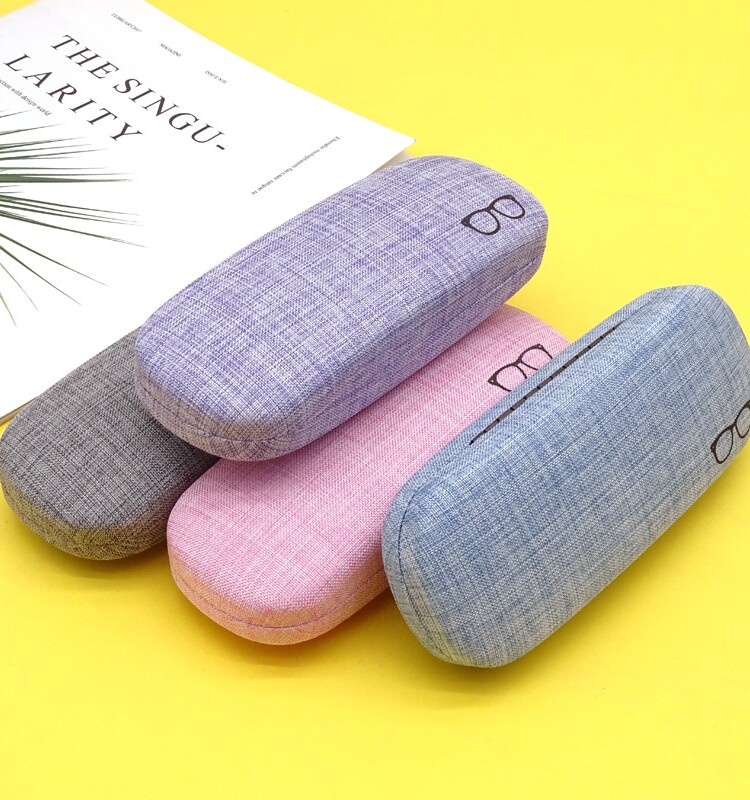 什么样的眼镜👓盒适合日常携带，保护近视眼镜👓和太阳镜？