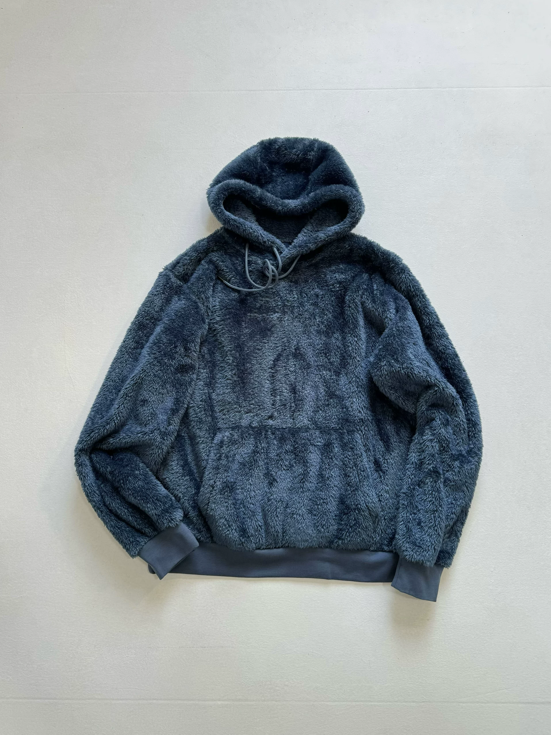 Велюрная демисезонная теплая спортивная толстовка с капюшоном, с вышивкой