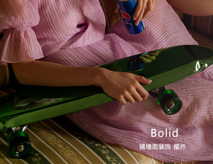 товар из китая vaniik/轻奢时尚艺术抛光不锈钢bolid镜墙面滑板车装饰摆件