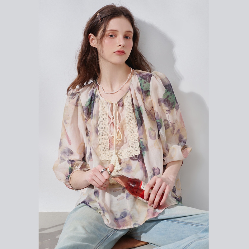 A02 Personalized Printed Design, Fresh and Stylish Lace-Up Women's Shirt with Elegant Three-Quarter Sleeves