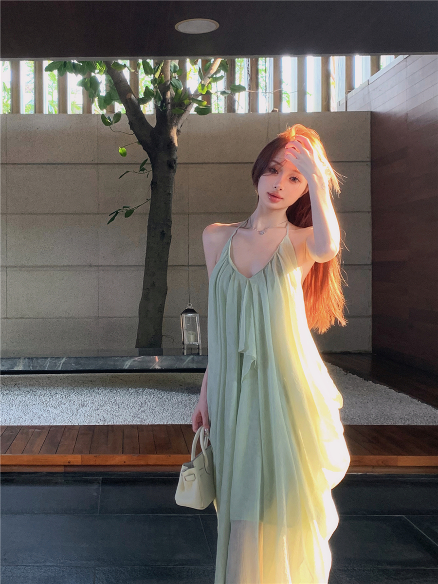 Pure lust セクシーな背中の開いたホルターネックサスペンダードレス女性の夏休みプリーツロングスカートグリーンルーズaラインスカート