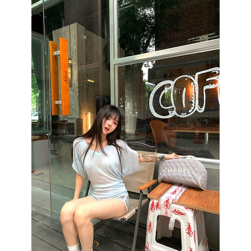 Черная клубника, трикотажная летняя футболка с коротким рукавом, синий приталенный тонкий корсет, V-образный вырез