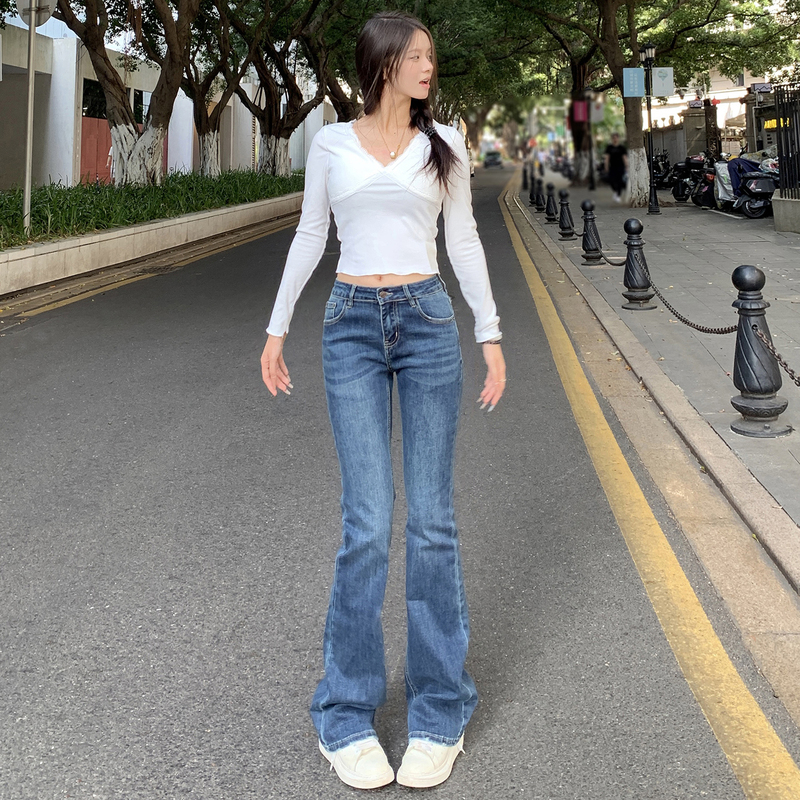 Small Almond-Shaped Low-Waist Flared Jeans for Women, 2026 Spring New Style, Distressed Vintage Dark Blue Bootcut Pants