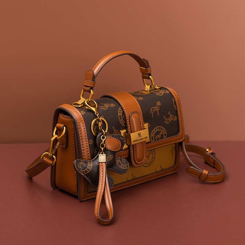 Hong Kong High-End Light Luxury Niche Bag for Women, Commuter Crossbody Bag, 2026 New Model, Genuine Leather Handbag, Small Square Bag