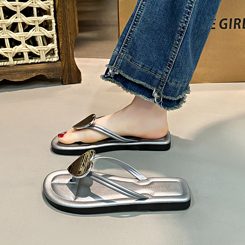 Internet Celebrity Popular Fairy Style Galaxy Silver Flip-Flops for Women's Summer Outer Wear Super Hot 2025 New Heart Sandals Beach Shoes