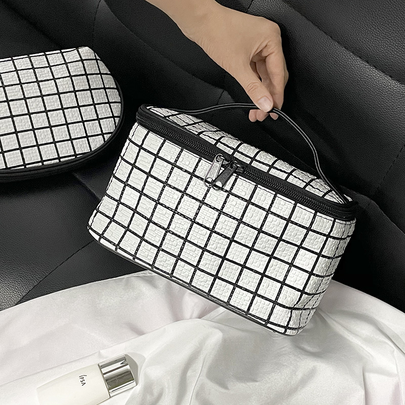 Makeup Bag Woman Portable 2022 New Super Fire Large Capacity Cosmetic Containing Bag 2020 Wash Bag Travel Advanced
