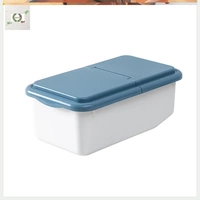 Избивает маленький синий