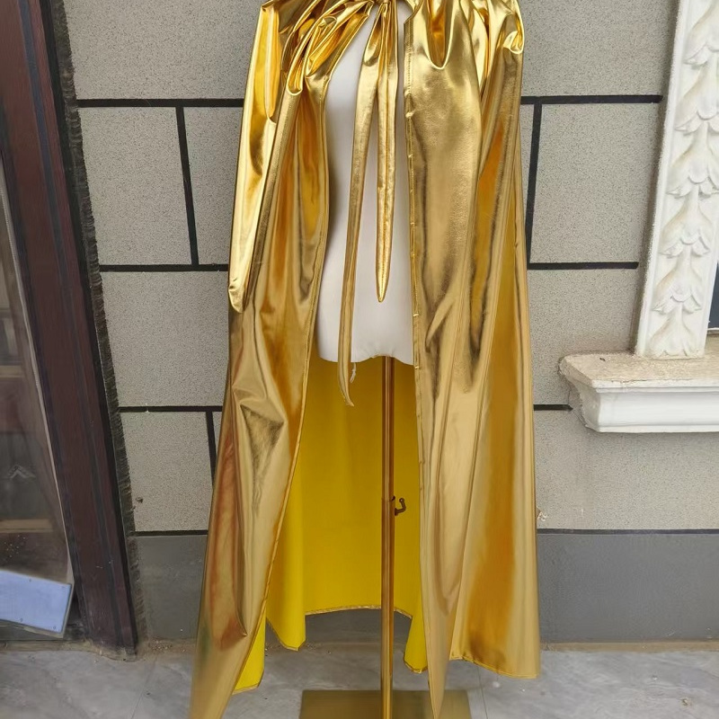 金と銀のステージパフォーマンスケープ、大人の男性と女性のロールプレイングジャズコスチューム賞、光沢のある金箔押しケープ