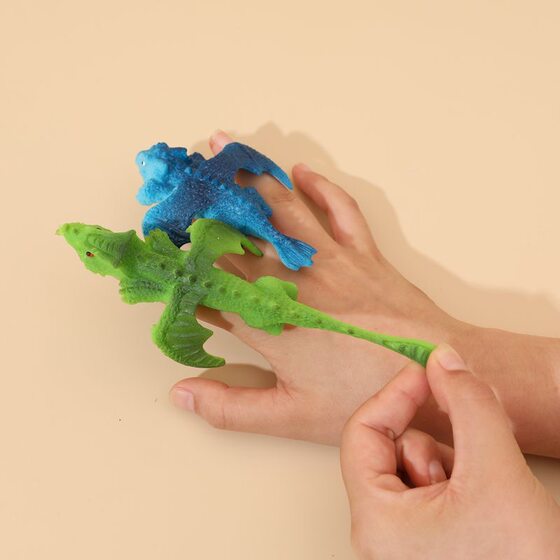 5 Packs of Creative Ejection Dinosaur Finger Slingshot to Vent Flying Dragon Pterosaur Finger Darts Kidsren's Fun Small Toys