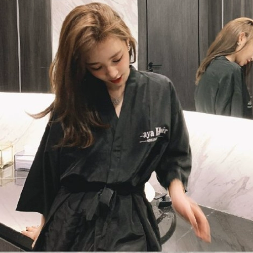 Чистый красный магазин обслуживания клиентов Weifu Kaudi класс прически высокий