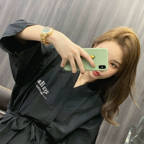 Чистый красный магазин обслуживания клиентов Weifu Kaudi класс прически высокий