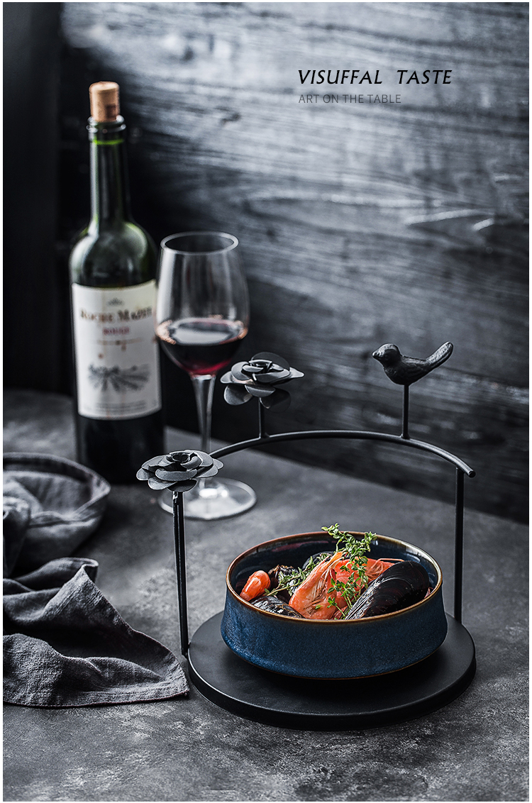 A Japanese hotel theme restaurant cuisine molecular ceramic cold dish dish dry ice creative artistic conception club high - end tableware