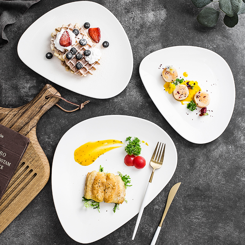 The Nordic white ceramic creative steak restaurant food dish plate flat triangular shaped plates platter dinner plate