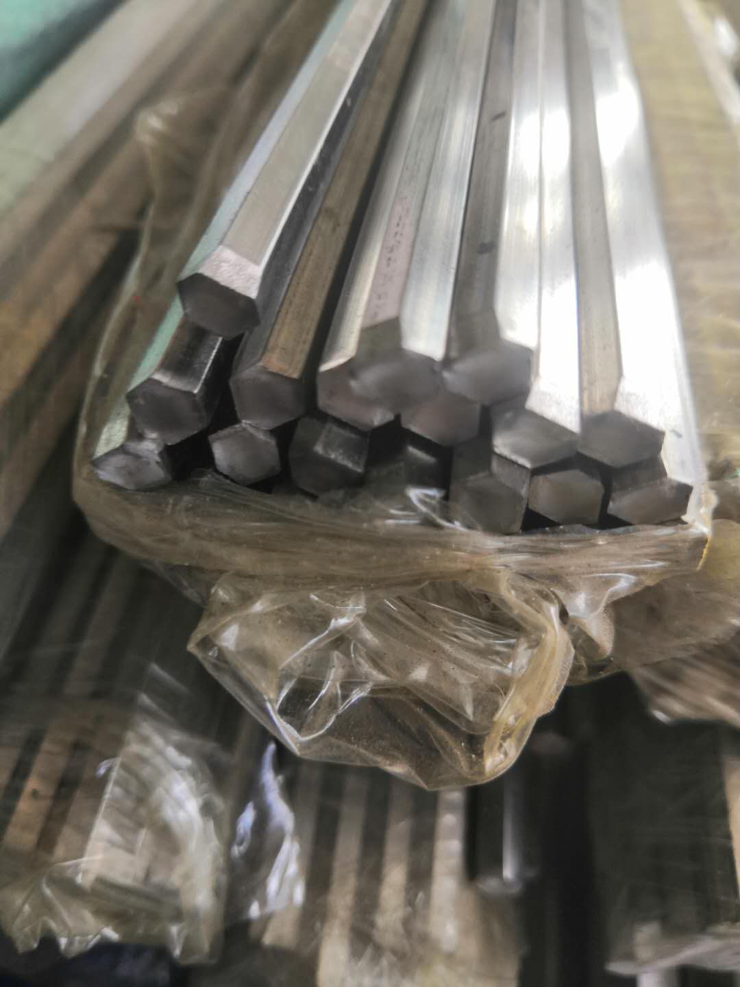 303 stainless steel rods hexagonal stick square stick 0 4 0 0 7 6 5 5-60 9 0 8 8 5 0 9 0 5-60 9 5-60