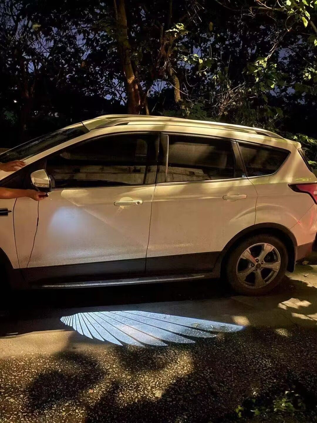 The Infini di series retrofit dedicated super-clear non-fading rearview mirror Angel's wing carpet light head-on laser light headlights-Taobao