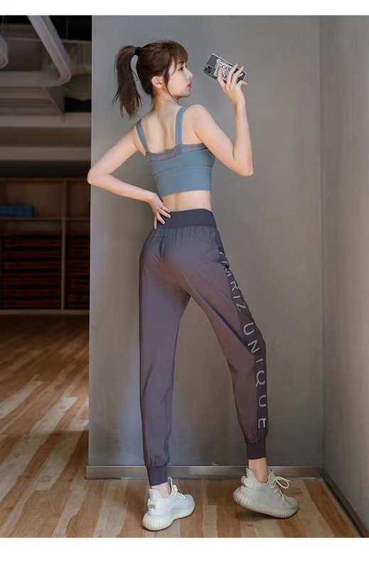 Nhanh khô quần thể thao thoáng khí của phụ nữ chữ đen lỏng lẻo ngoài trời giải trí chạy bộ thể dục quần yoga mỏng quần yoga mới - Quần thể thao