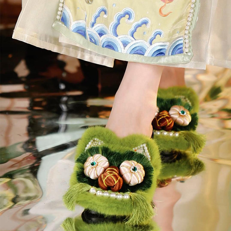 Tiger Head Slippers for Adults, Hand-Embroidered, Traditional Style, National Trend, Intangible Cultural Heritage, Green Tiger, Home Closed-Toe Half Slippers