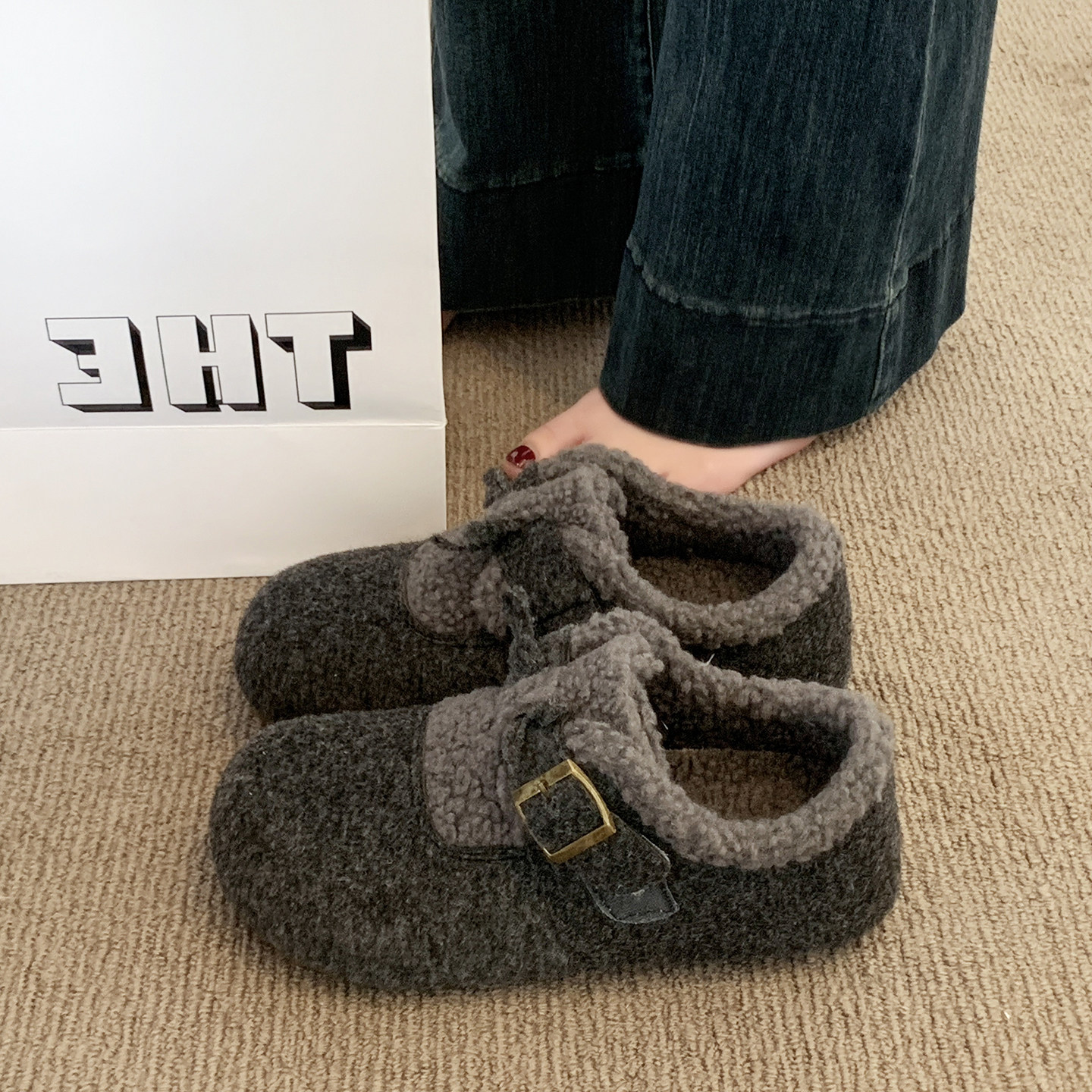 Взрывная повседневная женская обувь Birkenstock в стиле ретро; коллекция 2025 года; сезон осень-зима; новый стиль; внутренняя отделка; бархатные туфли в горошек; плюшевые хлопчатобумажные туфли