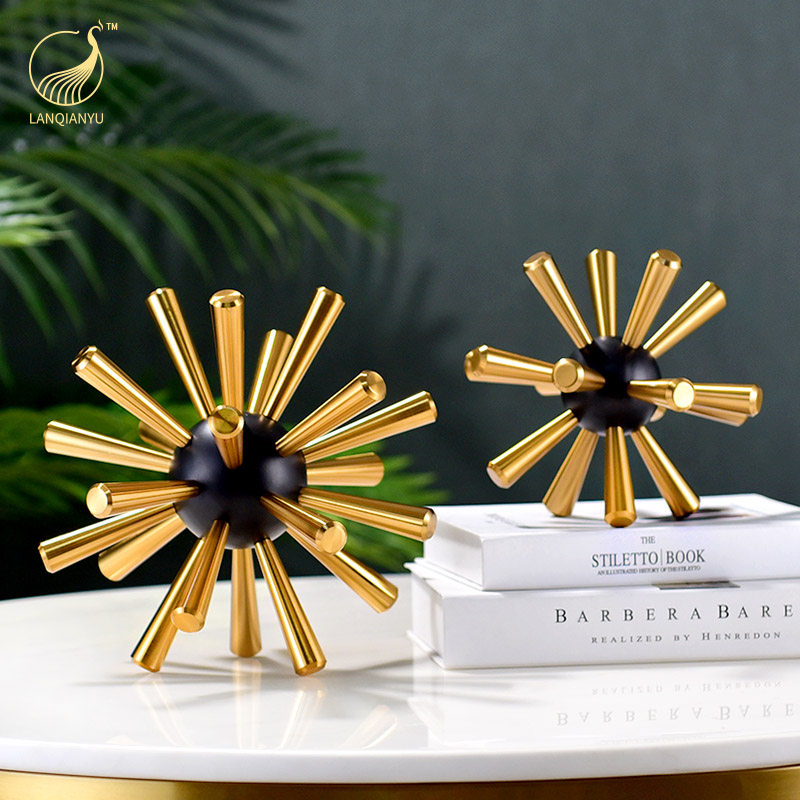 Modern minimalist light and luxurious Nordic creative Abstract Geometric Metal Pendulum room Office Desktop Home Decorative Goods