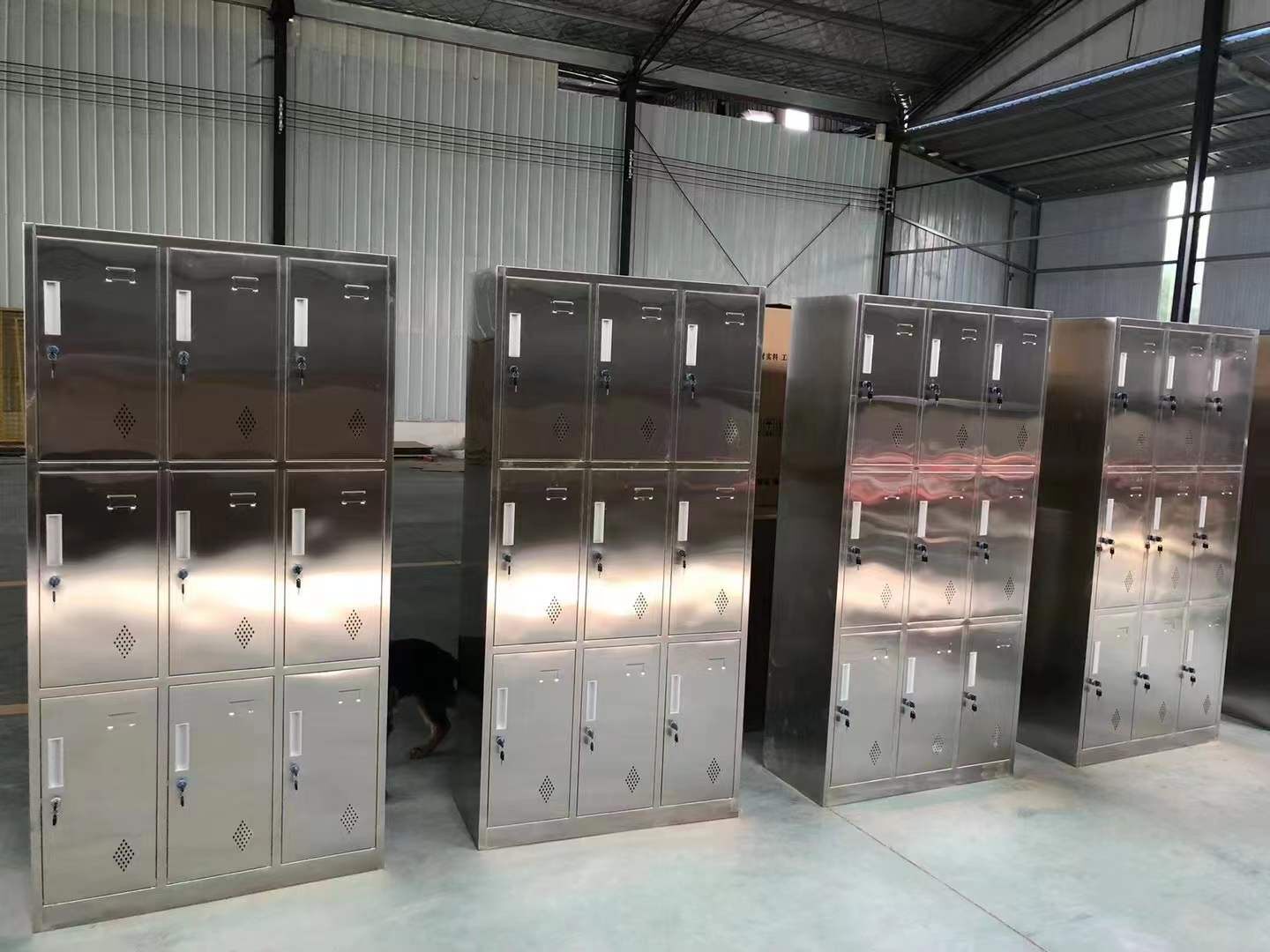 定制304不锈钢9门更衣柜工厂无尘车间衣帽鞋柜员工带锁浴室储物柜