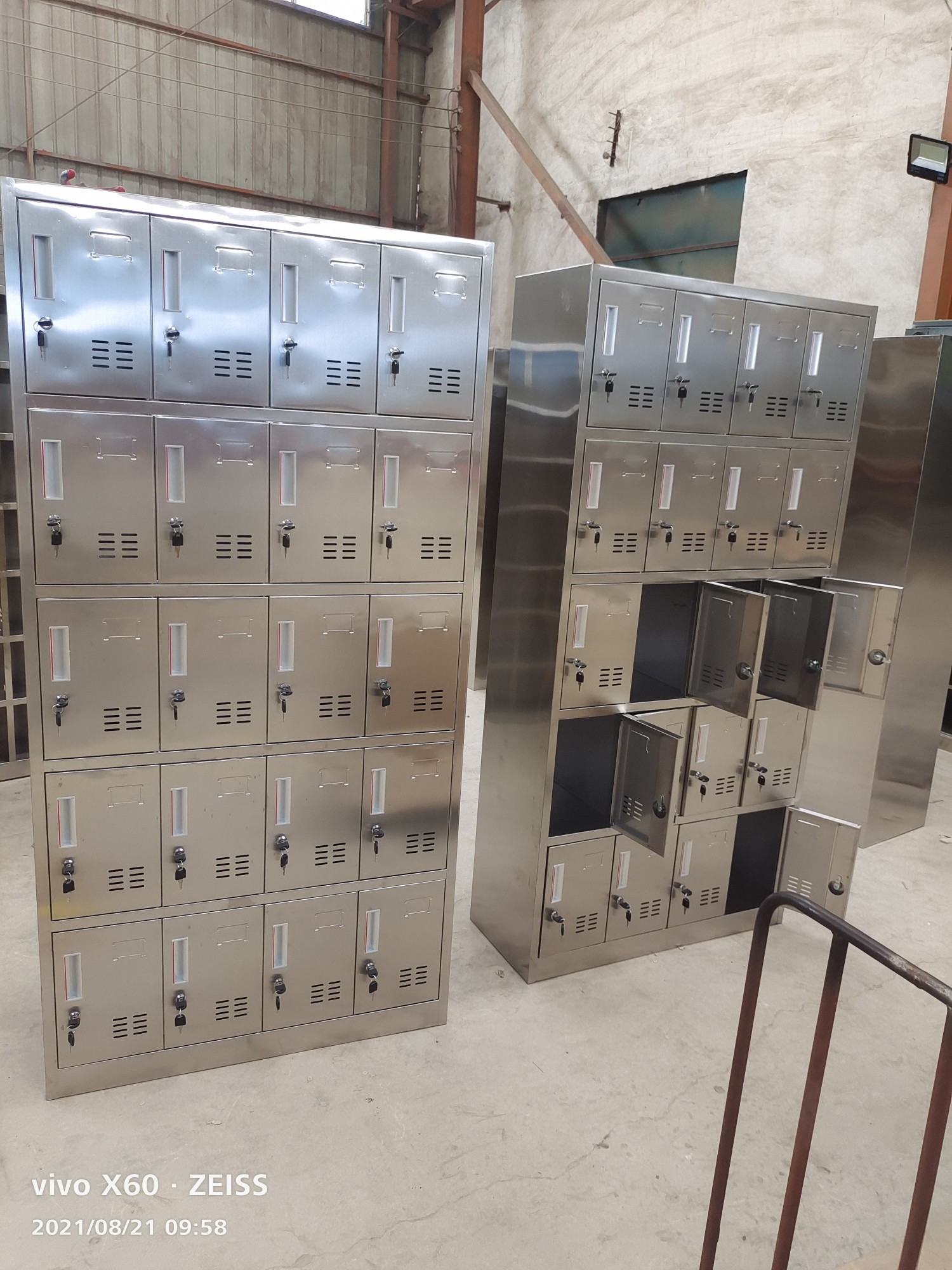 定制304不锈钢二十门更衣柜员工储物柜工厂无尘车间碗柜多门鞋柜
