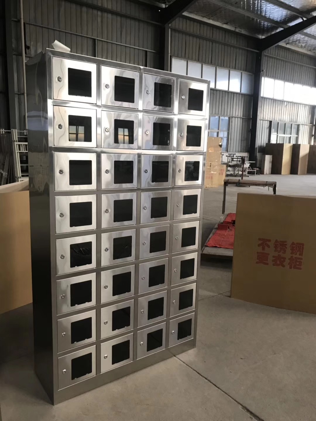 定制304不锈钢三十二门手机存放柜部队手机柜工厂电动工具充电柜