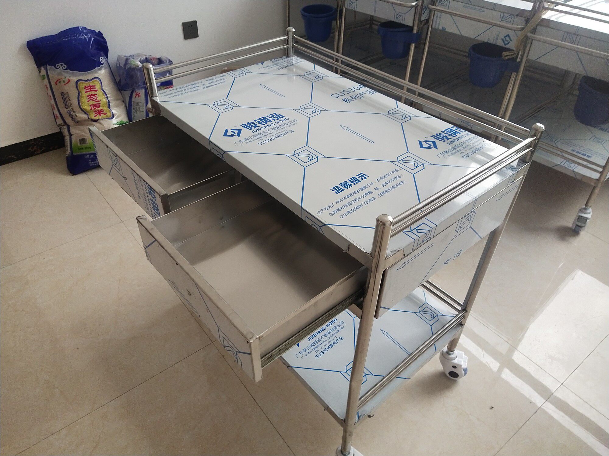 定制不锈钢手推车医疗无菌双层二斗小推车万向轮器械工具车子加厚