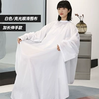 Длинная плавная белая накидка