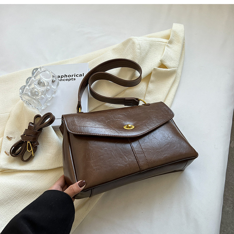 Bag bag bag bag bag bag bag bag bag wind shoulder retro Korean version of the style