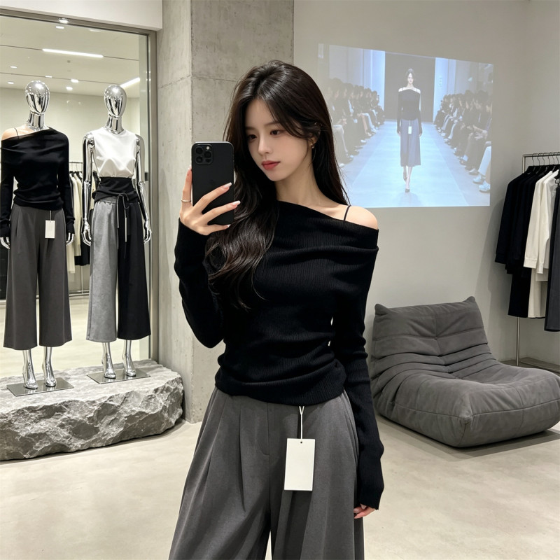 Sweet and Stylish Black One-Shoulder Long-Sleeved T-Shirt for Women in Early Autumn, Slim Fit, Versatile and Niche Two-Piece Set Sweet and Stylish Black One-Shoulder Long-Sleeved T-Shirt for Women in Early Autumn, Slim Fit, Versatile and Niche Two-Piece Set