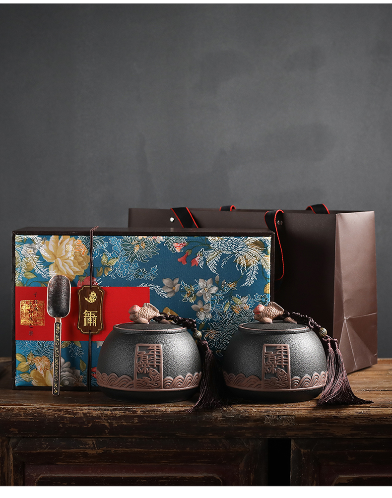 A new tea packaging gift box aneroid common black tea, green tea in the tea pot of ceramic seal pot double pot of custom