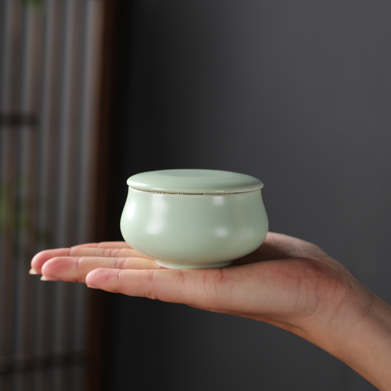 Sealed ceramic small tea caddy fixings box travel warehouse storage tank pu 'er tea pot receives the tea gift box packaging