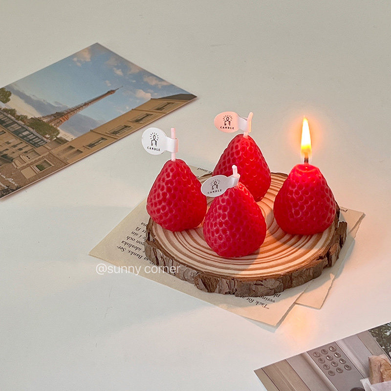 Ins wind cute strawberry scented candle birthday gift companion gift small gift bedroom desktop decoration small ornaments