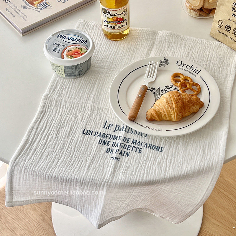 French-style rectangular dining tablecloth decorated with fabric pad tablecloth in photo background cloth