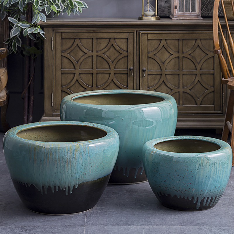 Coarse pottery water lily cylinder large old ceramic household water storage tank yard plutus collectors with lotus flower pot cylinder