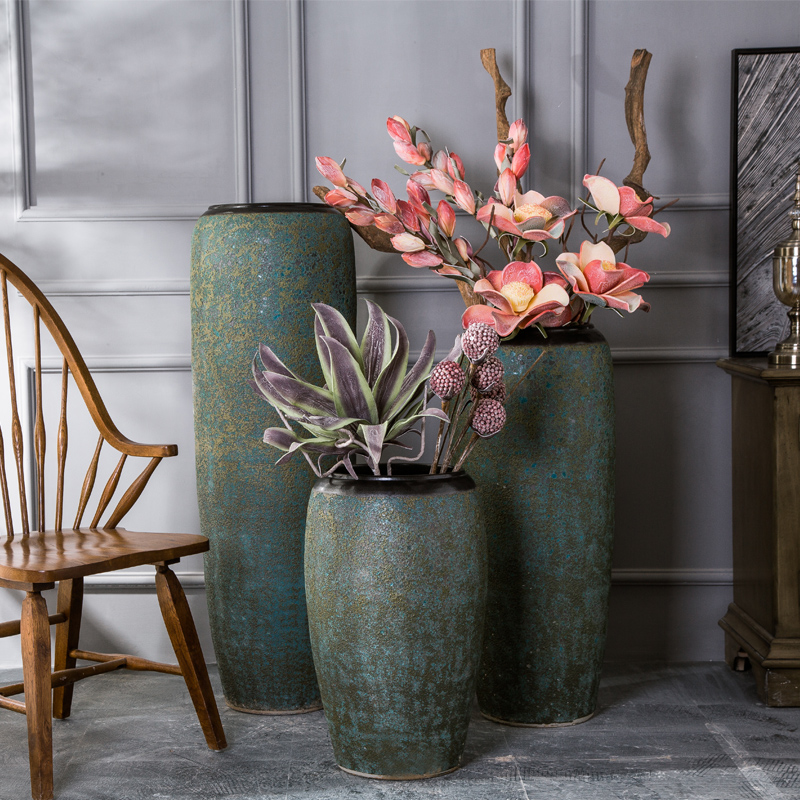 Ceramic vase of large sitting room dry flower arranging flowers is placed a retro POTS villa hotel open window decorations