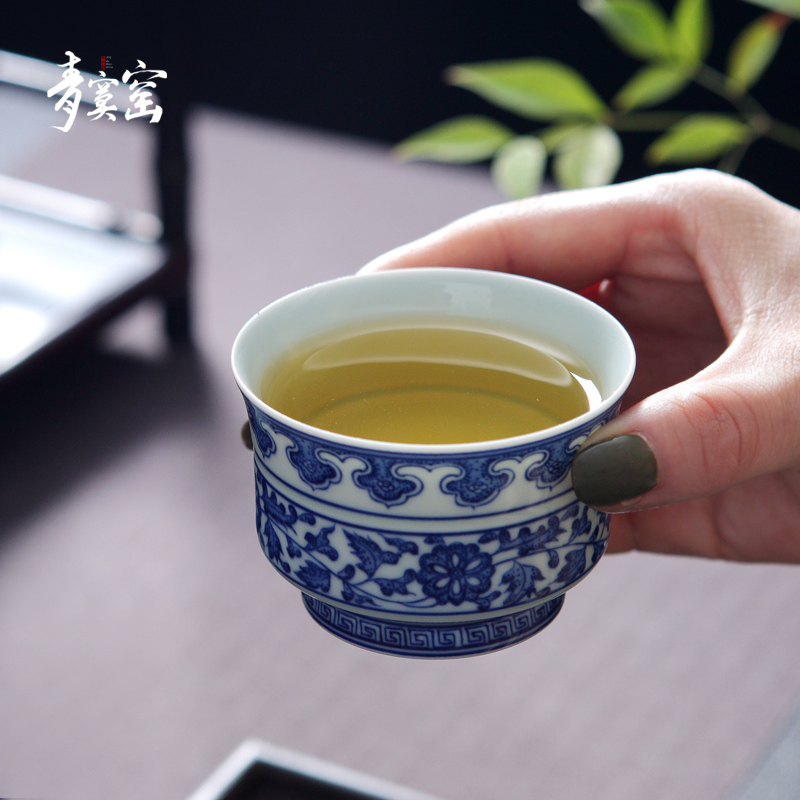 Manual sample tea cup of blue and white porcelain up jingdezhen ceramics green was the master cup single cup tea cups, kung fu tea cups