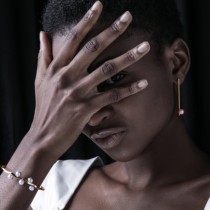 Original design temperament of Europe and America Simply put a long natural pearl earrings earrings female French high sense INS