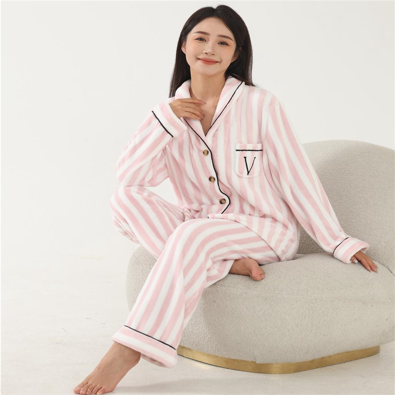 Light Luxury Thickened Flannel Autumn and Winter Women's Long-Sleeved Pajamas, Soft, Comfortable and Warm Home Wear Loose-Fitting Set